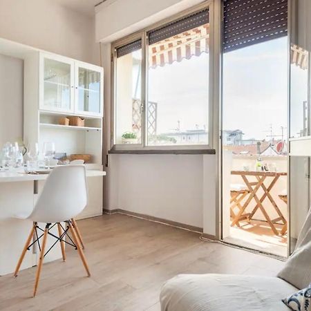 Seaside Apt Private Parking And Near The Beach Виареджо Екстериор снимка